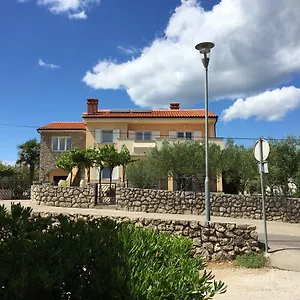  Apartment Sanbrandin