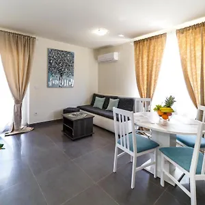 Apartman Leondori, Krk Town